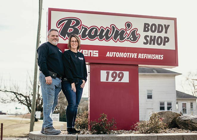 browns-auto-body-sign-owners